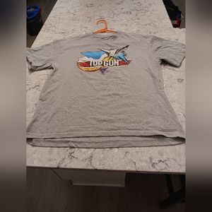 Like new Bob Burgers Top Gun mens gray t-shirt 👕 adult lg